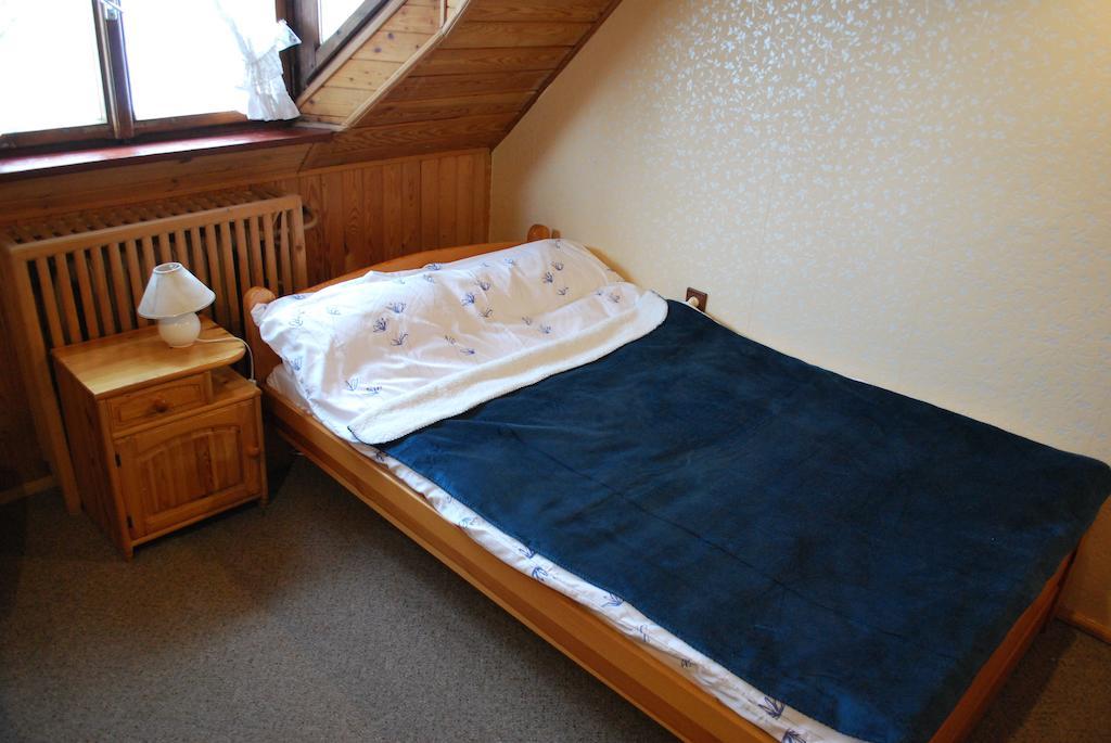 Jabloniowy Dworek Kociewie Bed & Breakfast *